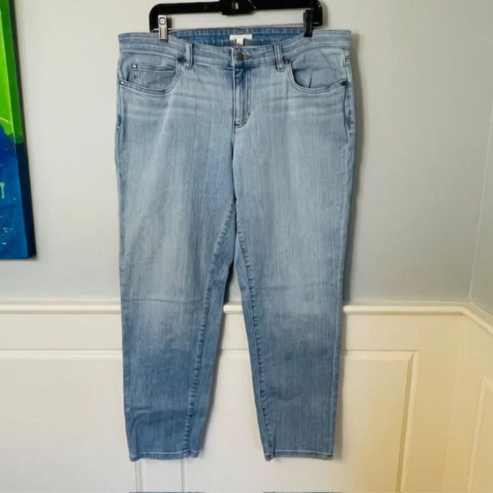Eileen Fisher Boyfriend Jeans Organic Cotton 14 Light Wash Denim (36x28) - Picture 2 of 8